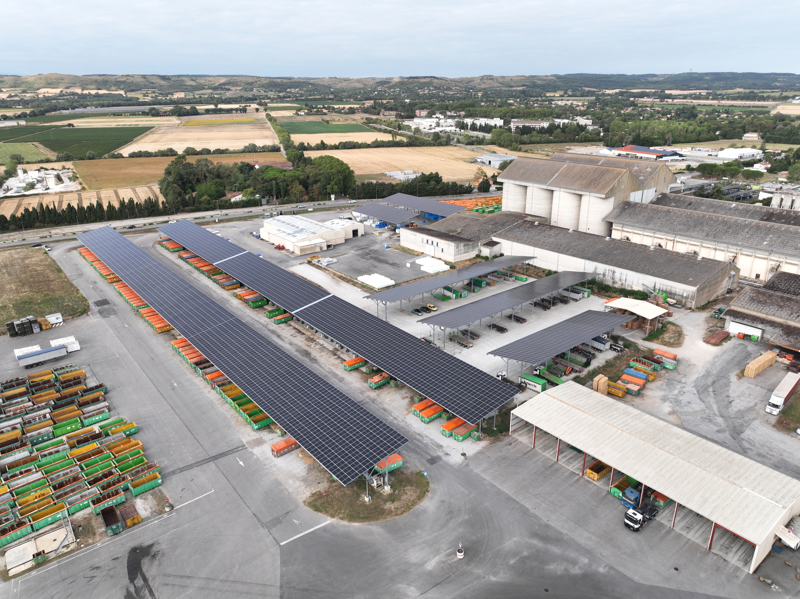 Vue aérienne du deuxième lot de la centrale solaire d'Arterris à Castelnaudary