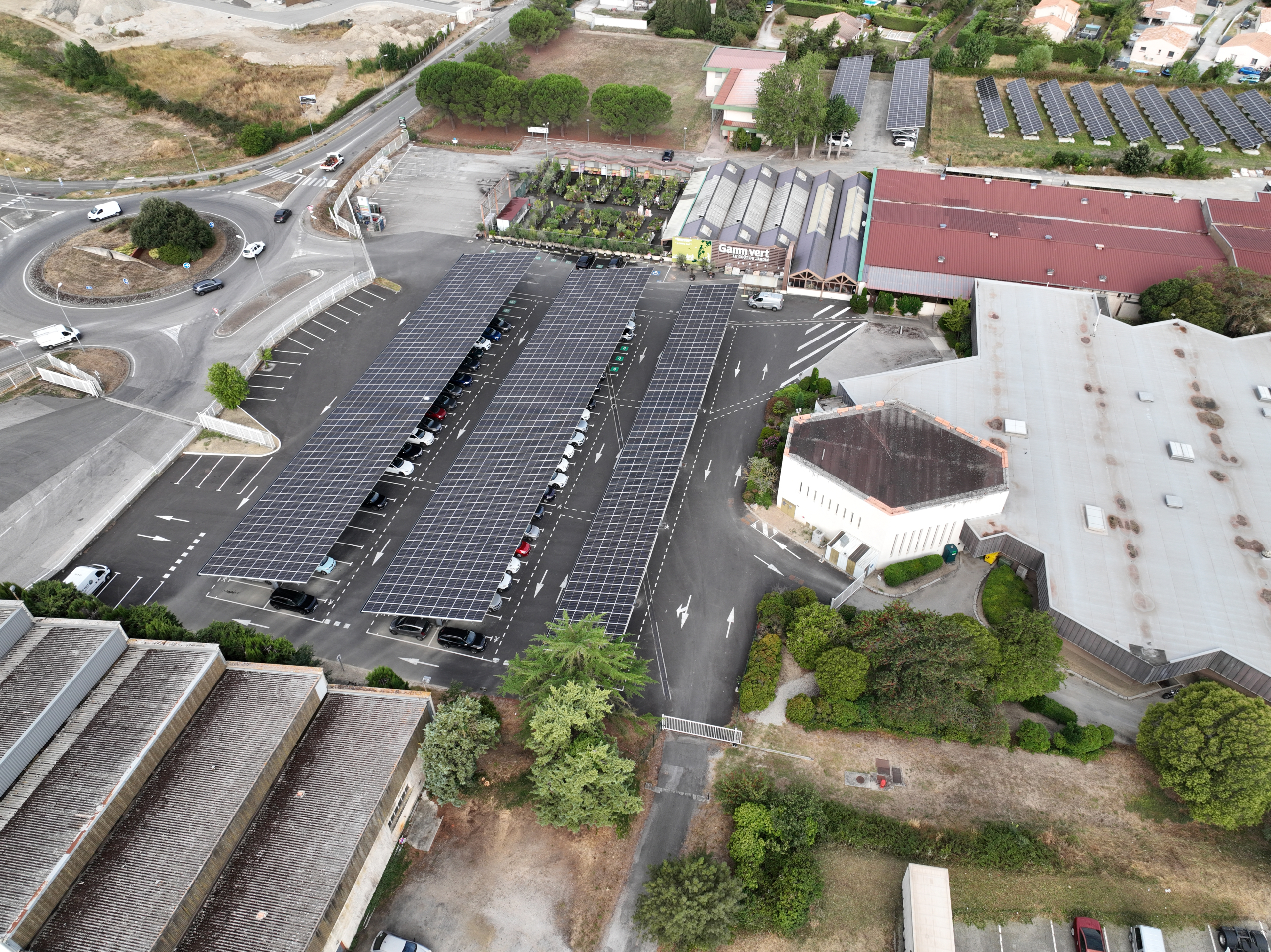 Ombrières grande hauteur au-dessus des bennes céréalières à Castelnaudary