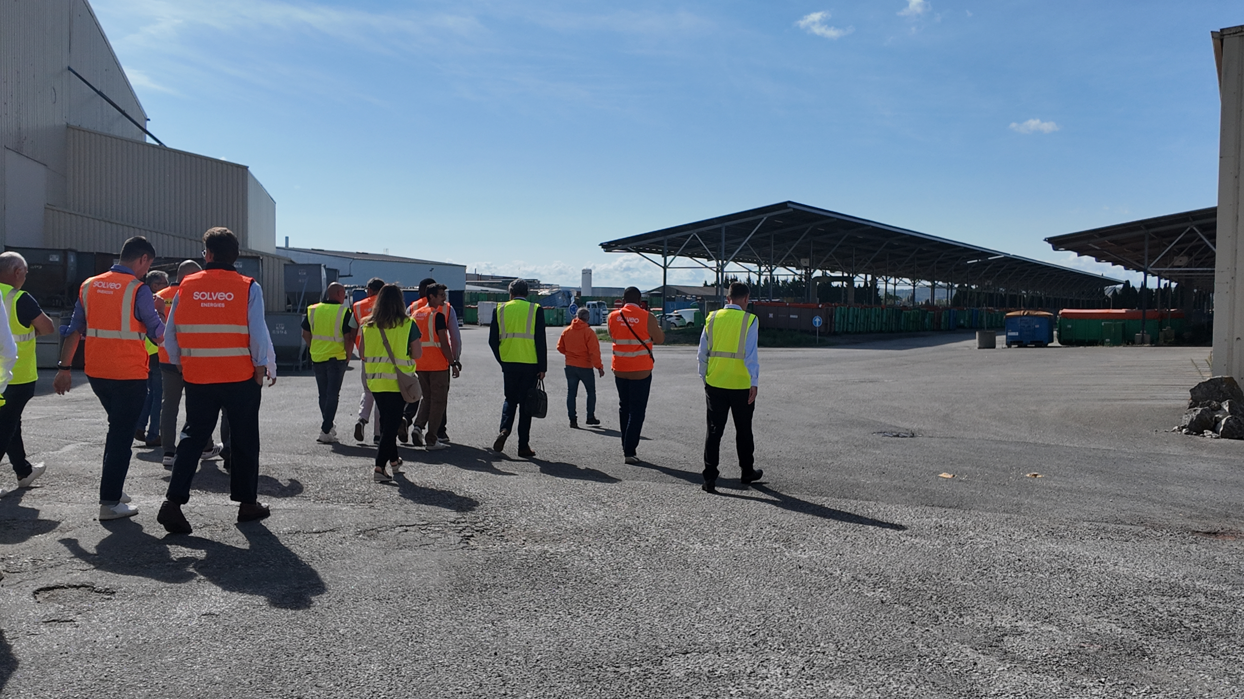 Vue aérienne de la centrale solaire d'Arterris à Castelnaudary
